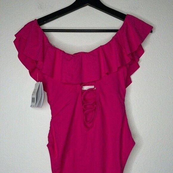 La Blanca Island Goddess Off-The-Shoulder Ruffled Tummy-Control One-Piece Sz 4 - Picture 4 of 10